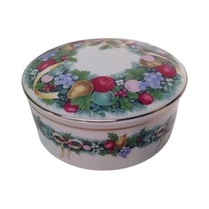 Mikasa Christmas Bouquet Round Covered Box Dish Porcelain Gold Trim 4 7/8"Dx2"H